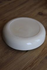 Beyaz Seramik El Yapımı Altın Yaldızlı Çiçekli Tabak (23 Cm)